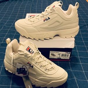 NWT Fila Disruptor II UO exclusive men’s sneakers